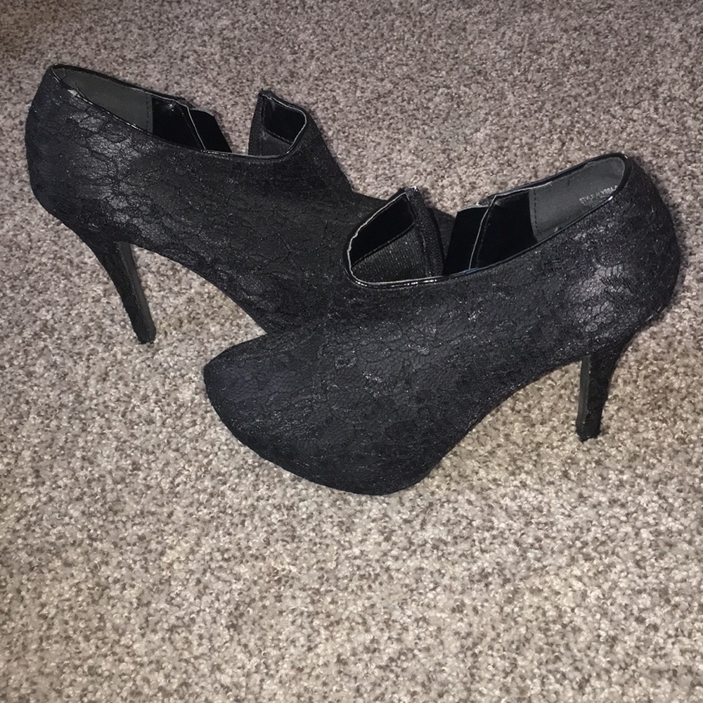 NWOT black lace ankle booties